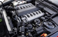 BMW M70B50 Engine Bay | Engine view